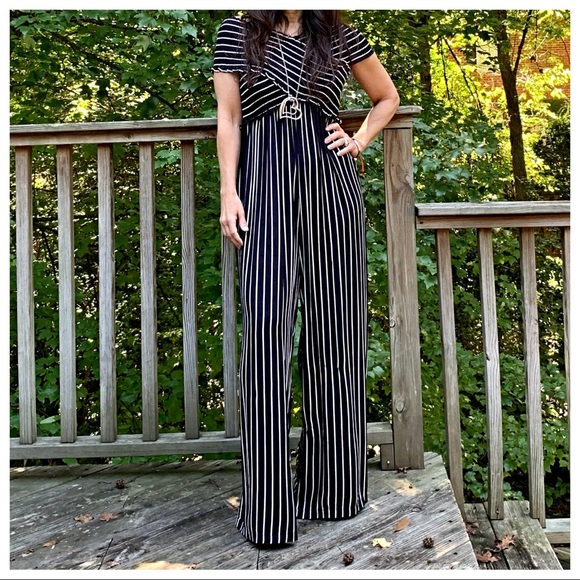 ✨LAST ONE✨Gorgeous striped wide leg jumpsuit - Picture 7 of 8